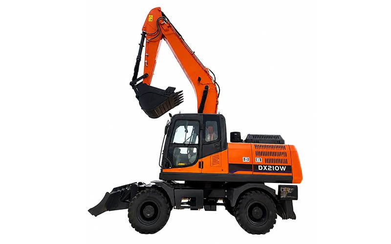 Um “Transformador” para a Engenharia Municipal! A escavadeira de rodas EW210-D de 20,1 toneladas: pronta para a estrada e para o trabalho - sem atrasos na movimentação entre locais